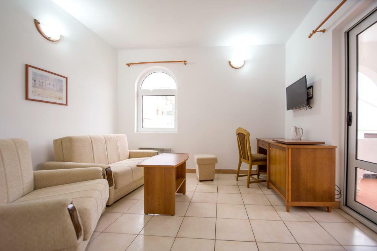 Apartments & Rooms Nikolic Будва Екстериор снимка