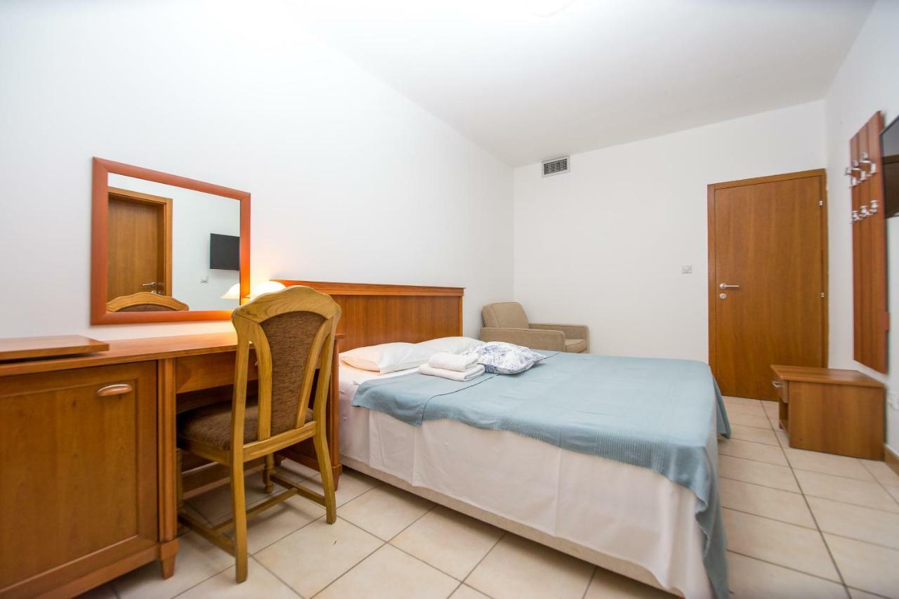 Apartments & Rooms Nikolic Будва Екстериор снимка